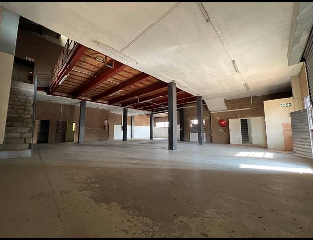 673M² WAREHOUSE FOR SALE IN HENNOPSPARK
